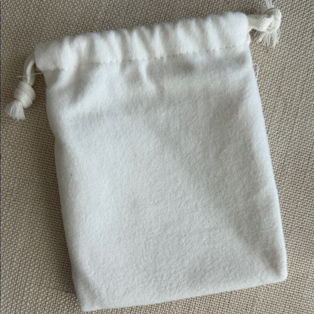 Bottega Veneta White Pouch 5x6 inches - Picture 2 of 5